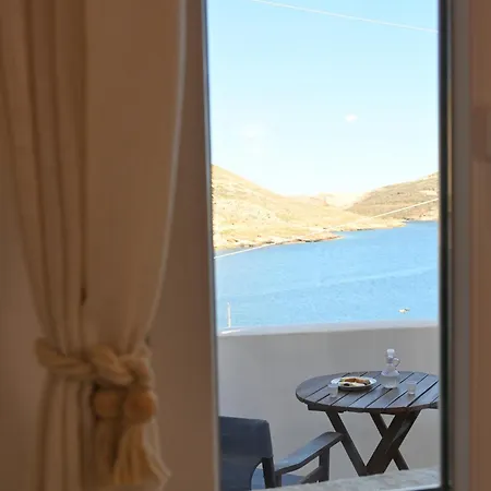 Semesterbostad Molos Tinos Cycladic House Pánormos