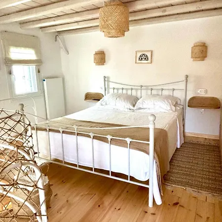 Molos Tinos Cycladic House Tatil Evi *